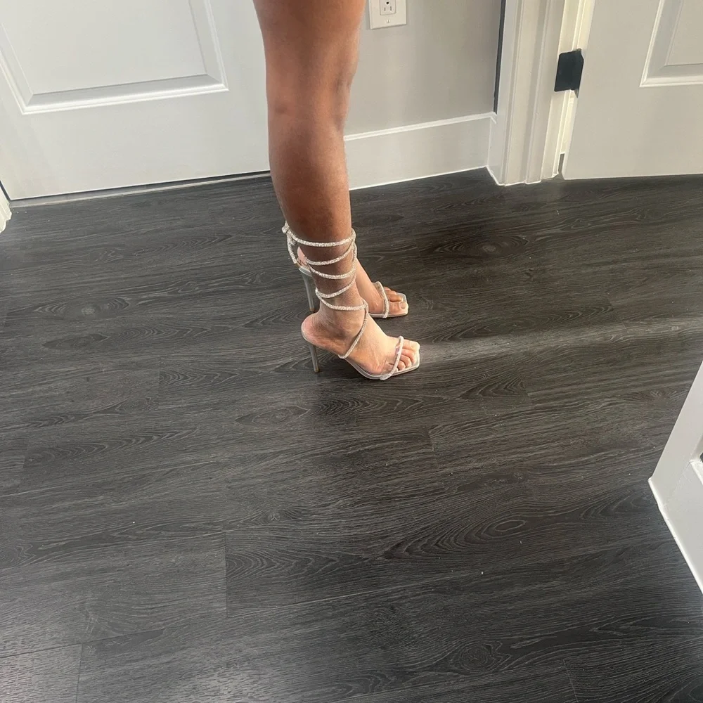 Elegant White Strappy Heels - Picture 6 of 8